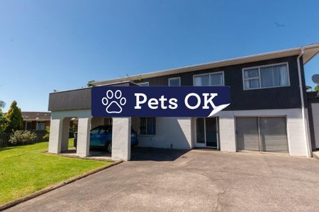 Bright, Calm & Pet-Friendly Home in Glendene - Photo 3