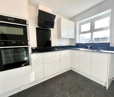 2 Bed Terrace - Photo 5