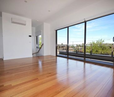 2/1 Kenneth Street, Preston VIC 3072 - Photo 5
