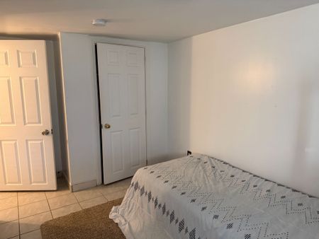 For Lease - 235 Bernard Avenue, London East, Ontario - Photo 5