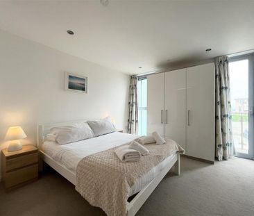 2 bedroom penthouse to rent - Photo 2