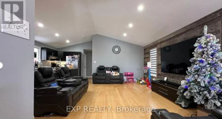 1004 MARIGOLD CRESCENT - Photo 2