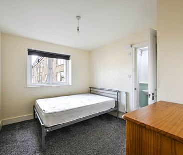 Room in a Shared Flat, Robinson Road, SW17 - Photo 6