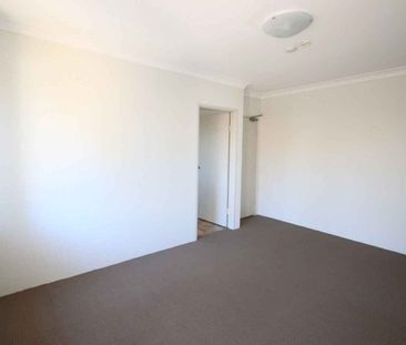 Top-floor retreat in a prized Dulwich Hill pocket - Photo 4