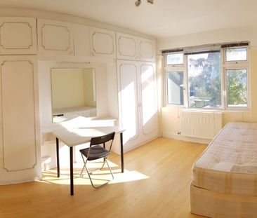 Watford Way Room GA - Photo 3