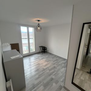 Marseille 10ème " Appartement de type 3 meublé " - Photo 3