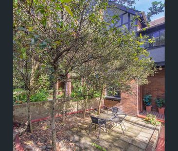 Fantastic value, close to Centennial Park! - Photo 3