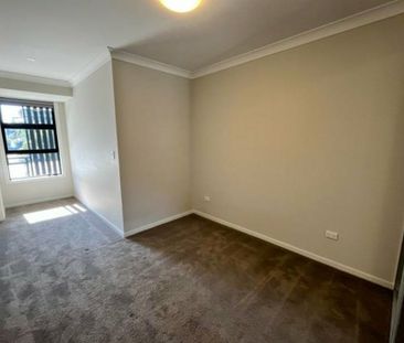 Magnificent Views and Modern Living in Penrith - Photo 4