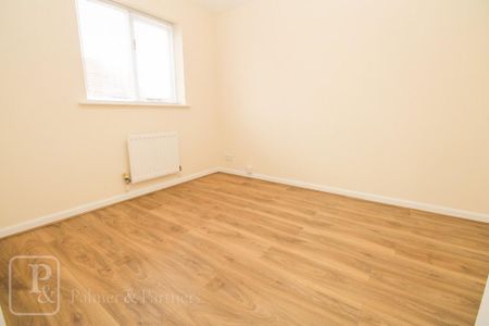 3 bedroom end of terrace house to rent - Photo 3