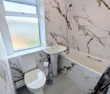 3 Beds - Terraced House - - Photo 3
