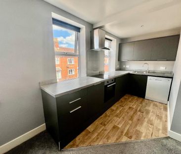 3 bedroom flat to rent - Photo 6
