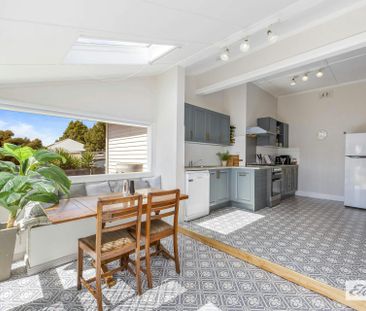 Welcome to Sunshine Cottage - Where Classic Charm meets Modern Luxury - Photo 3