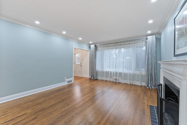 For Lease - 2 Great Oak Drive, Toronto, Ontario - Photo 1