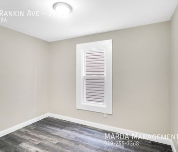 MODERN LIVING IN A NEWLY RENOVATED 2BEDROOM/1BATH UNIT+ UTILITIES - Photo 3