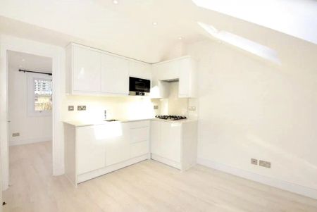 1 bedroom flat in Belsize Park - Photo 2