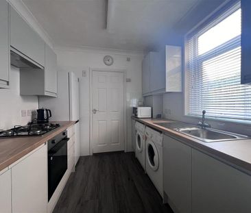 4 bedroom terraced house to rent - Photo 1