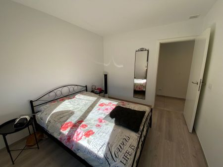 Instapklaar appartement met 2 slaapkamers, tuintje en autostaanplaats - Photo 4