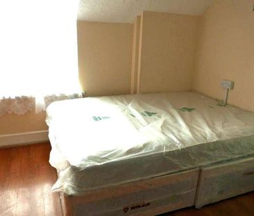 Longbridge Road, Dagenham, RM8 - Photo 3