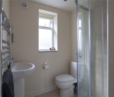 4 bedroom semi-detached house to rent - Photo 4