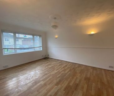 Oak Road, PO15 - Photo 3