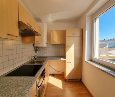 Sofortbezug: Helle 3-Zimmer-Wohnung mit Balkon und Lift - Photo 2