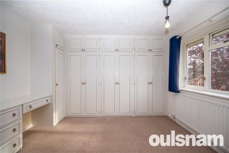 4 bedroom semi-detached house to rent - Photo 4