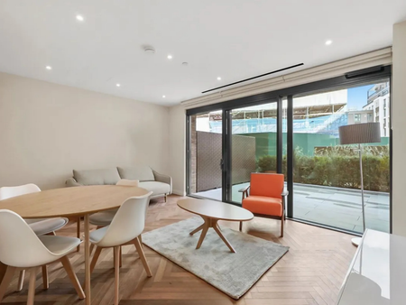 Hampton House, SW6, London - Photo 2