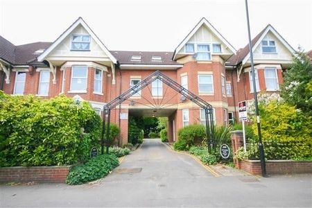 Studio Flat, Hill Lane, SO15 - Photo 4