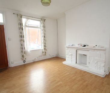2 bedroom house to rent - Photo 1