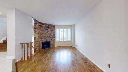 For Lease - 125 North Meadow Crescent, Vaughan, Ontario - Photo 5