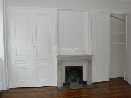 F2 - PLACE DES TAPIS 69004 LYON - Photo 2