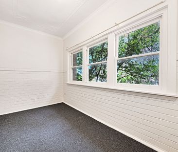 OVERSIZED ONE BEDROOM PLUS STUDY! - Photo 4