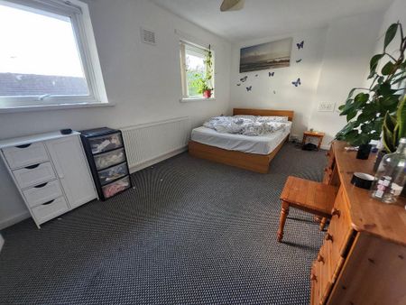 2 bedroom semi-detached house to rent - Photo 3