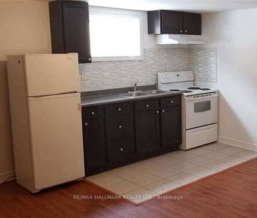 2 Bedroom Basement Apartment - Photo 3