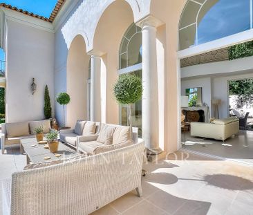 Maison à louer Valbonne, Cote d'Azur, France12 500 EUR / Mois - Photo 3