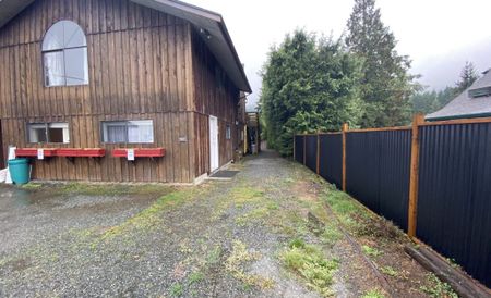 2367 Arbot Road – Upper - Photo 3