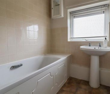 2 bedroom semi-detached house to rent - Photo 3