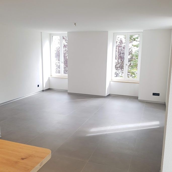 Charmant appartement de 3 pièces avec balcon au centre du village - Photo 1