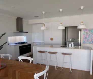 Luxury Meets Lifestyle - Photo 3