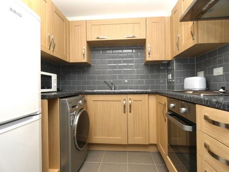 2 bedroom flat to rent - Photo 4