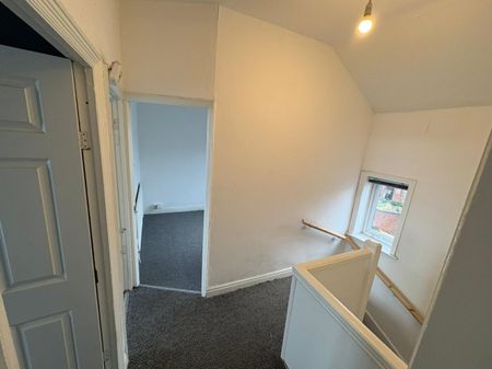 4 bed Terraced - To Let - Photo 3