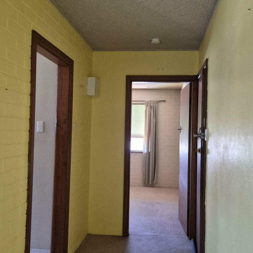 One Bedroom Flat - Photo 1