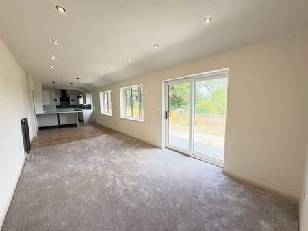 ICKLESHAM, EAST SUSSEX - Photo 2