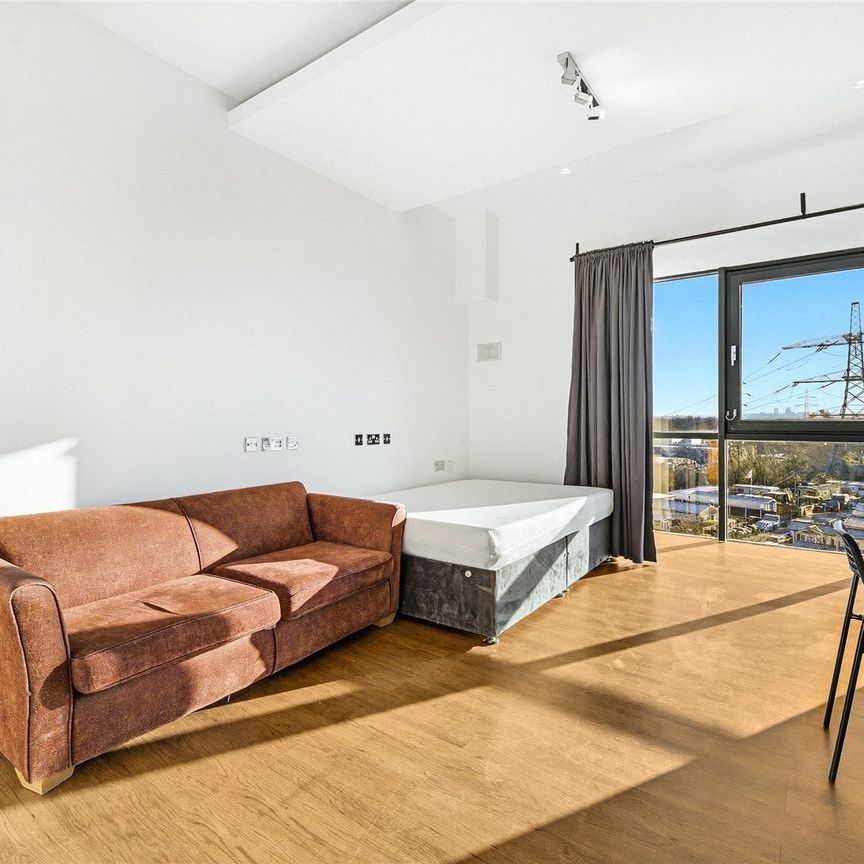 Weir Road, London, SW19 flat to rent - Photo 1