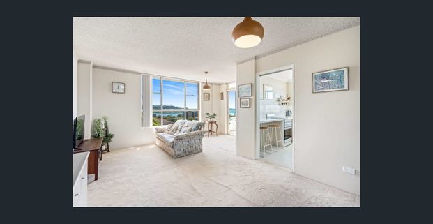 Coastal Apartment with Spectacular Panoramic Views, metres from Dee Why Beach - Photo 1