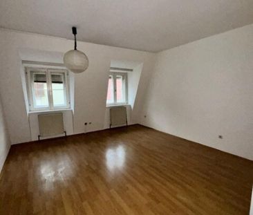 HIT! GÜNSTIG,FREUNDLICH, BEQUEME 2 ZIMMER WOHNUNG IM ZENTRUM ! - Photo 2