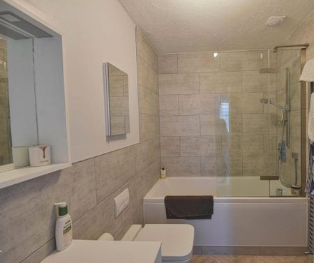 3 bedroom terraced house to rent - Photo 5