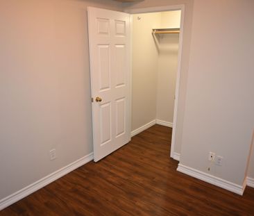 For Lease - 43 Pear Tree Mews Unit# B, Toronto, Ontario - Photo 3