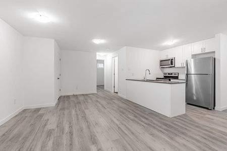 For Lease - 2507 Eglinton Avenue Unit# 307, Toronto, Ontario - Photo 4