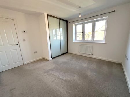 4 bedroom detached house to rent - Photo 2